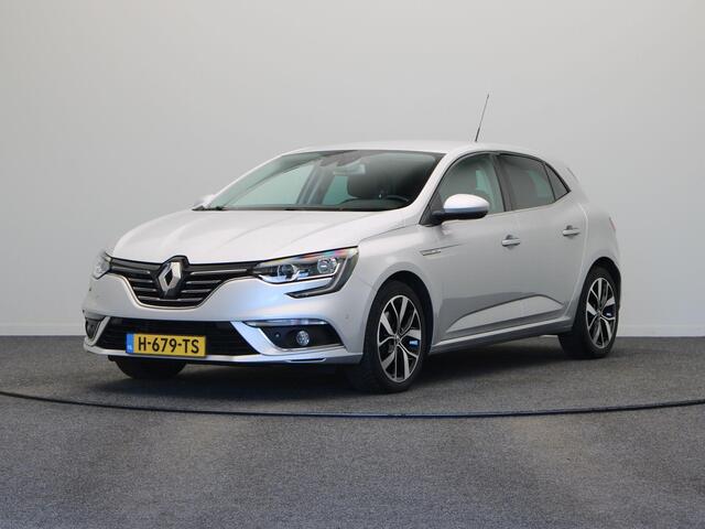Renault MEGANE 1.3 TCe Bose | Cruise control | Stoelverwarming | Achteruitrijcamera | Climate control | Apple carplay / Android auto |
