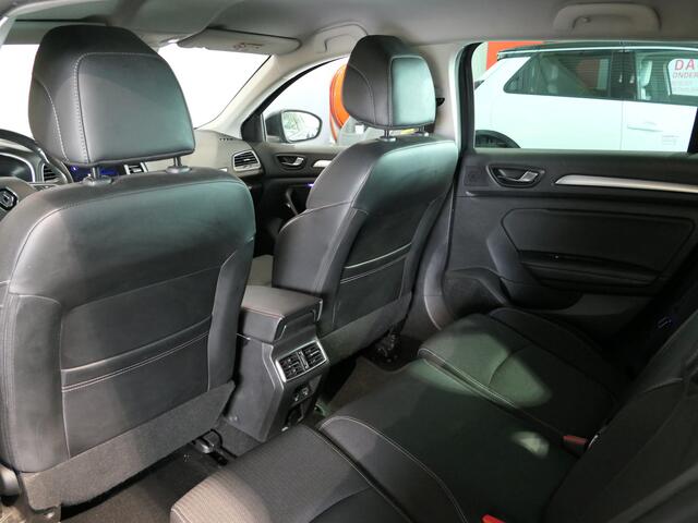 Renault MEGANE Estate 1.3 TCe Intens *Vraag naar beschikbaarheid!* - Trekhaak - Dodehoek - Head-up display - Parkeerassistent
