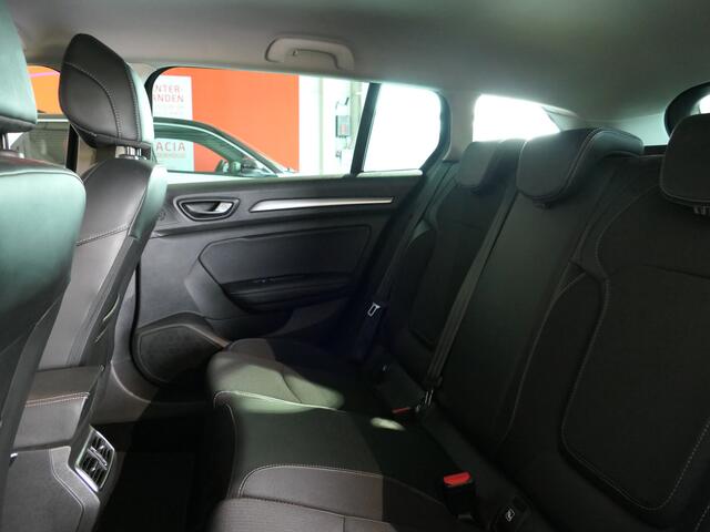 Renault MEGANE Estate 1.3 TCe Intens *Vraag naar beschikbaarheid!* - Trekhaak - Dodehoek - Head-up display - Parkeerassistent