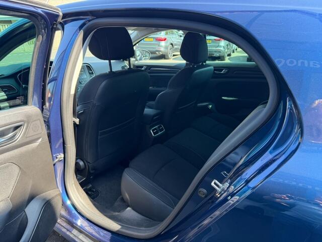 Renault MEGANE 1.3 TCe 140pk Automaat Navi Carplay Led Airco
