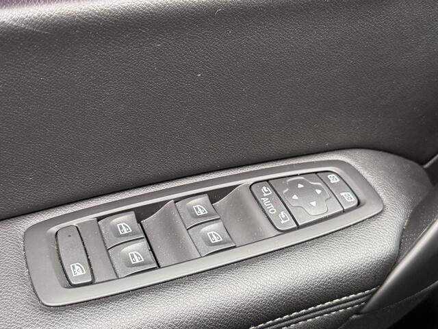 Renault MEGANE Estate 1.3 TCe 140 Techno | Trekhaak | NAP | Navigatie | Achteruitrijcamera | DAB | Key-less | Climate Control | LED | Dodehoek detectie |
