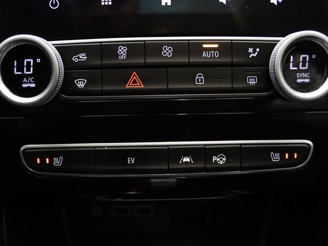 Renault MEGANE Estate E-Tech Plug-In Hybrid Intens 160pk BOSE | Head-Up | Camera | Stoel-/stuurverw. | Panoramadak | Trekhaak afneembaar