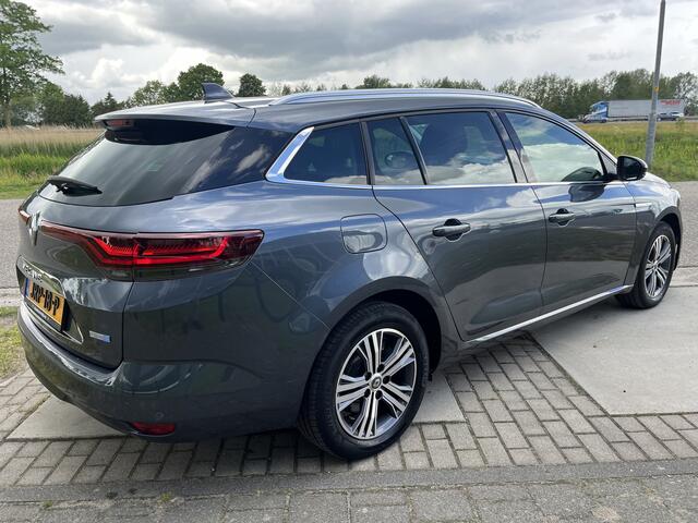 Renault MEGANE Estate 1.6 E-Tech Plug-In Hybrid 160PK Intens / Camera / Parkeerkhulp V+A / Head-up display / Keyless / LMV /