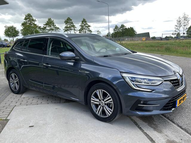 Renault MEGANE Estate 1.6 E-Tech Plug-In Hybrid 160PK Intens / Camera / Parkeerkhulp V+A / Head-up display / Keyless / LMV /