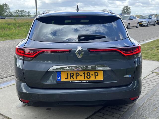 Renault MEGANE Estate 1.6 E-Tech Plug-In Hybrid 160PK Intens / Camera / Parkeerkhulp V+A / Head-up display / Keyless / LMV /