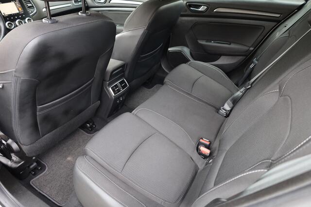 Renault MEGANE Estate 1.6 E-Tech Plug-In Hybrid 160 Intens CAMERA TREKHAAK-AFN. DAB 2xPDC ALL-SEASONS NAVI CARPLAY CRUISE CLIMA