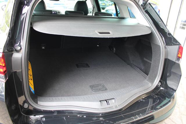 Renault MEGANE Estate 1.3 TCe 140 Techno | Dodehoekdetectie | Achteruitrijcamera | Trekhaak