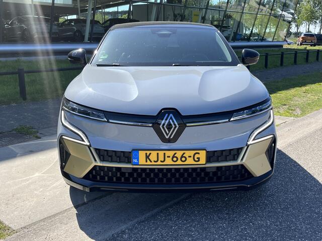 Renault MEGANE E-Tech EV60 220 Optimum Charge Iconic 2e Pinksterdag open 09.30 - 17.00 uur