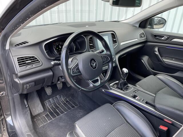 Renault MEGANE Estate 1.2 TCe 130 Bose | Navigatie 8,7" | Stoelverwarming | Trekhaak afneembaar | Dealer onderhouden!