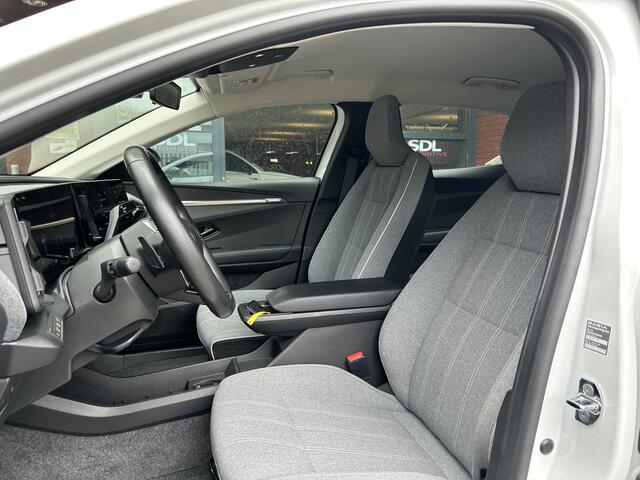 Renault MEGANE E-Tech EV40 Boost Charge Equilibre // FULL LED // STOEL + STUURWIELVERWARMING // CLIMA // APPLE CARPLAY / ANDROID AUTO // CAMERA // DIGITAAL DISPLAY // KEYLESS