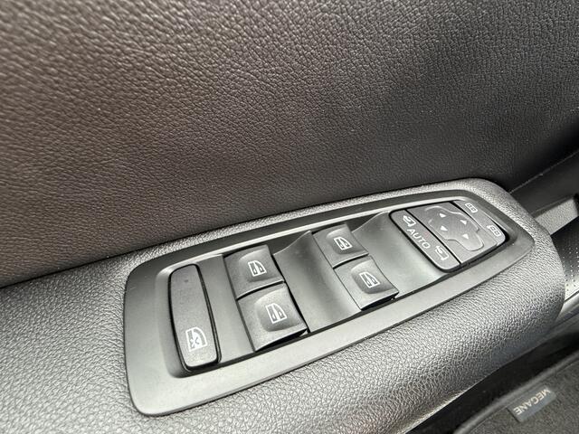 Renault MEGANE Estate BWJ 2021 1.6 E-Tech Plug-In 122 PK Hybrid 160 Intens TREKHAAK | FULL LED | BOSE | HEAD-UP DISPLAY | KEYLESS | STOELVERW. + STUURVERW. | HALF LEDER | CAMERA | CARPLAY + ANDROID | NAVI | CLIMA | CRUISE | LMV | PDC