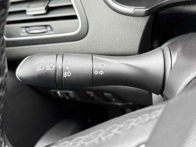 Renault MEGANE Estate BWJ 2021 1.6 E-Tech Plug-In 122 PK Hybrid 160 Intens TREKHAAK | FULL LED | BOSE | HEAD-UP DISPLAY | KEYLESS | STOELVERW. + STUURVERW. | HALF LEDER | CAMERA | CARPLAY + ANDROID | NAVI | CLIMA | CRUISE | LMV | PDC