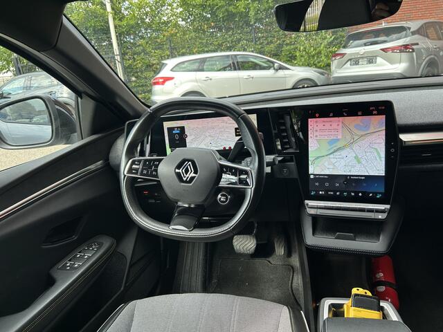 Renault MEGANE E-Tech EV40 Standard Charge Techno // NAVI + CARPLAY // FULL LED // CAMERA // CLIMA // STOEL + STUURWIELVERWARMING // SFEERVERLICHTING