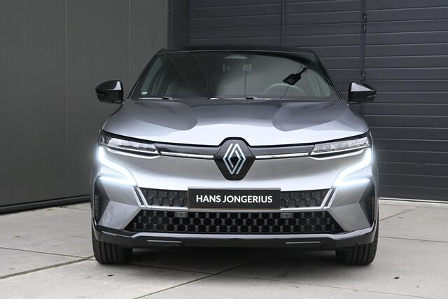 Renault MEGANE E-Tech comfort range iconic 60 kWh | HARMAN/KARDON | 360 CAMERA | STUUR/STOELVERWARMING | LEDER | ADAPT. CRUISE CONTROL | CLIMATE CONTROL | PDC | LMV
