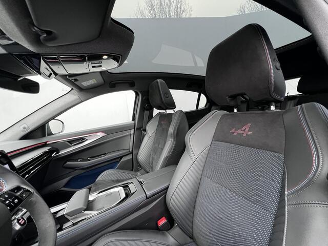 Renault Rafale E-Tech 4x4 plug-in hybrid 300 esprit Alpine / Fabrieksgarantie tot 04-2027 / 300 pk / EAER 98 km / Panoramadak variabele transparantie / HUD / Camera 360° / Elektrische klep / Navigatie / Apple Carplay Android / Stuur-, stoel- en voorruitverwarming / LM 2