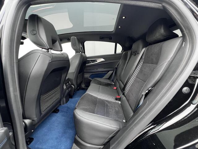 Renault Rafale E-Tech 4x4 plug-in hybrid 300 esprit Alpine / Fabrieksgarantie tot 04-2027 / 300 pk / EAER 98 km / Panoramadak variabele transparantie / HUD / Camera 360° / Elektrische klep / Navigatie / Apple Carplay Android / Stuur-, stoel- en voorruitverwarming / LM 2