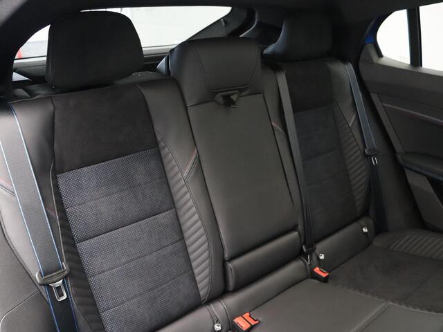 Renault Rafale E-Tech full hybrid 200pk esprit Alpine | Vijf jaar garantie | Harman kardon | Panoramisch dak | Elek. stoelen | HUD | Elek. verwarmbaar voorruit |