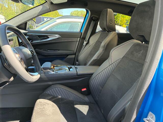 Renault Rafale 1.2 E-Tech full hybrid 200 esprit Alpine / NL Auto! / Panoramadak / 360Camera / Head-up / Harman Kardon / Matrix LED / Elektr. Stoelen / Stuur+Stoelverwarming / Dodehoek / DAB / ACC