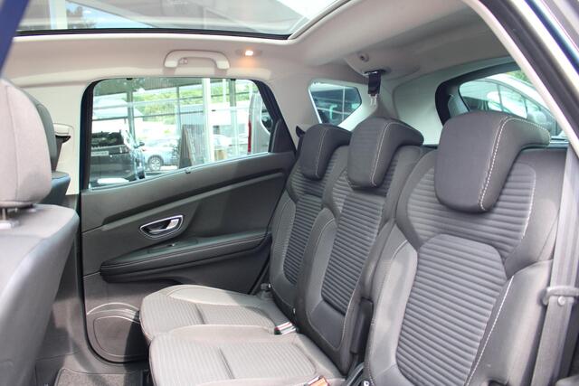 Renault SCENIC 1.2 TCe Panorama dak | Cruise control | Navigatiesysteem | Winterbanden Set met velgen | Trekhaak | Trekgewicht 1850 KG
