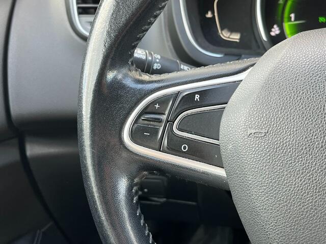 Renault SCENIC 1.5 dCi Celsium I Stoelverwarming I Clima I Cruise I Trekhaak