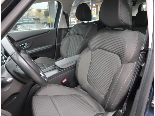 Renault SCENIC 1.3 TCe * Zen * Automaat * 140 Pk Benzine 4-Cilinder * * Navigatie * Cruise Control * 3 Stoelen 2e Zitrij * 20" L.M. Velgen * Keyless Entry & Start Button * Eerste eigenaar * Kilometer Autopas & Alle nota's aanwezig * Vingerhoets; Vierde Generatie Eerstek