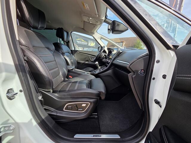 Renault SCENIC 1.2 TCe 132PK Bose LEDER|HEADUP DISPLAY|ELEKTRISCHE STOELEN|NAVIGATIE|CRUISE CONTROL|CAMERA|STOELVERWARMING|KEY LESSGO|GETINT GLAS|20 INCH|DEALER ONDERHOUDEN Maandag tot Vrijdag van 09.00 tot 20.00 uur en Zaterdag van 09.00 tot 18.00 uur