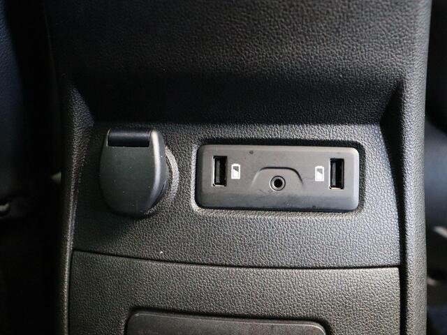 Renault SCENIC TCe 130pk Intens | Trekhaak | Dealer onderhouden | Dodehoek detectie | Achteruitrijcamera | 20" Lichtmetaal |