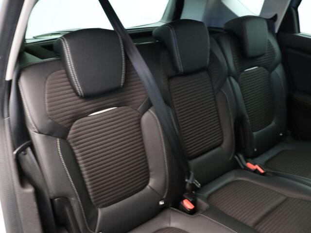 Renault SCENIC TCe 130pk Intens | Trekhaak | Dealer onderhouden | Dodehoek detectie | Achteruitrijcamera | 20" Lichtmetaal |