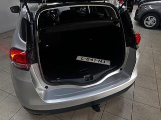 renault-scenic-1.3-tce-initiale-par