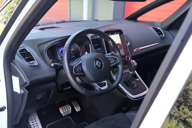 Renault SCENIC 1.3 TCe Black Edition | Automaat | Panoramadak | HUD | ACC | Camera | Bose |