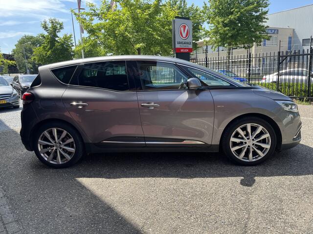 Renault SCENIC 1.2 TCe Bose // WEGKLAPBARE TREKHAAK // BOSE // DODEHOEK // KEYLESS // CAMERA+SENSOREN // NAVI //