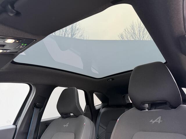 Renault Symbioz E-Tech Full Hybrid 145 Esprit Alpine Automaat / Fabrieksgarantie tot 4-2027 / Panoramadak / 360 Camera / Adaptieve Cruise / Navigatie / Apple Carplay & Android Auto / Elektr. Achterkep / Stoel & Stuurwielverwarming /