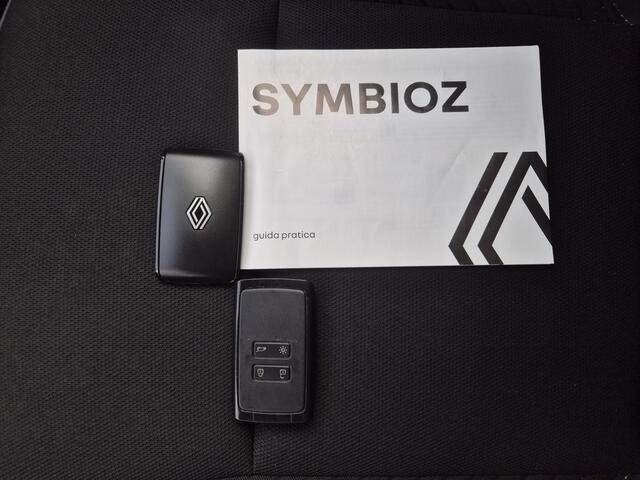 Renault Symbioz 1.6 E-Tech full hybrid 145 iconic / Fabrieksgarantie t/m 3-2027 / All season banden / Elektrische achterklep / Rondomzicht camera / Apple Carplay Andoid Auto / Stuur- & Stoelverwarming / Draadloze telefoon lader / Adaptief cruise control / Climate control