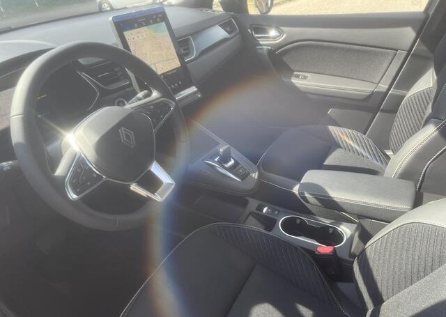 Renault Symbioz 1.8 E-Tech full hybrid 160 iconic - Demo / pack light & sound