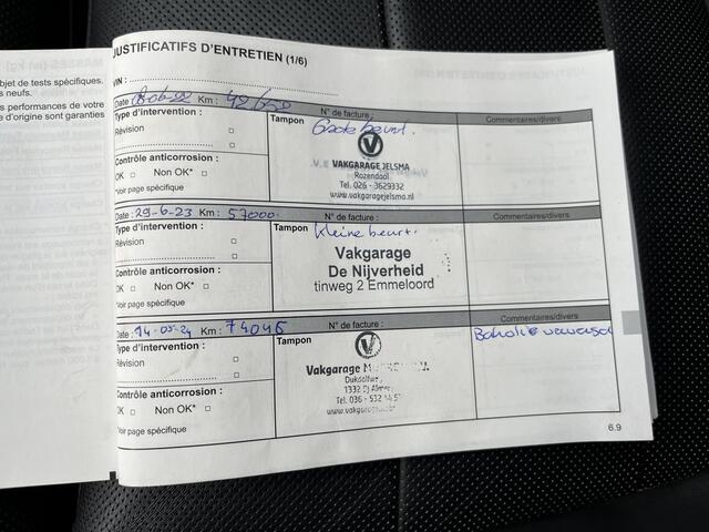 Renault TALISMAN 1.6 TCe 200 PK Initiale Paris / Camera / Leder / Bose / Stoelverw + Stoelverk. / 19'' LMV /