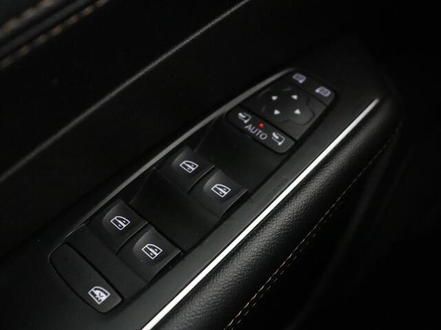 Renault TALISMAN 1.6 TCe Intens | Trekhaak | Adaptive cruise | Head-Up | Camera | Massage | Half leder | Navigatie | Keyless | Full LED | Climate control