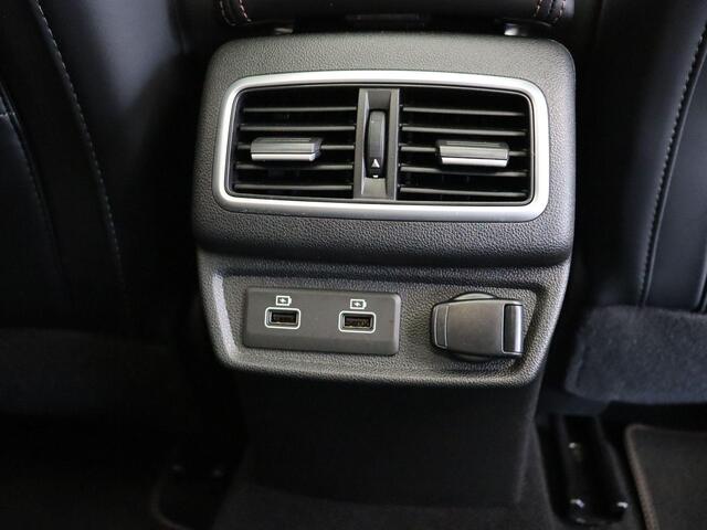 Renault TALISMAN 160pk TCe Business Initiale Paris Schuif Kantel Dak | Stoel en stuurwielverwarming | Bose Audio | Head-up display | Matrix Led |