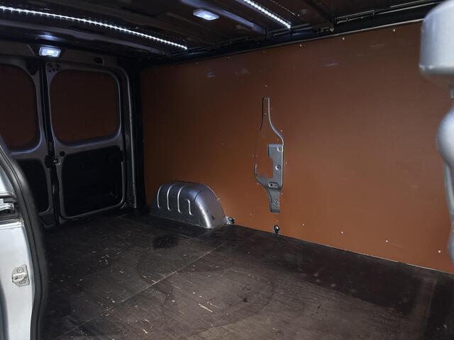 Renault TRAFIC 2.0 dCi 130 T30 L2H1 Work Edition | AIRCO | TREKHAAK | PARKEER SENSOREN V+A | CAMERA | NL AUTO | NAVIGATIE |