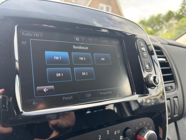 Renault TRAFIC 2.0 dCi 145PK Autpomaat L2H1 DC Luxe 6-Pers. / Navigatie / Full-LED