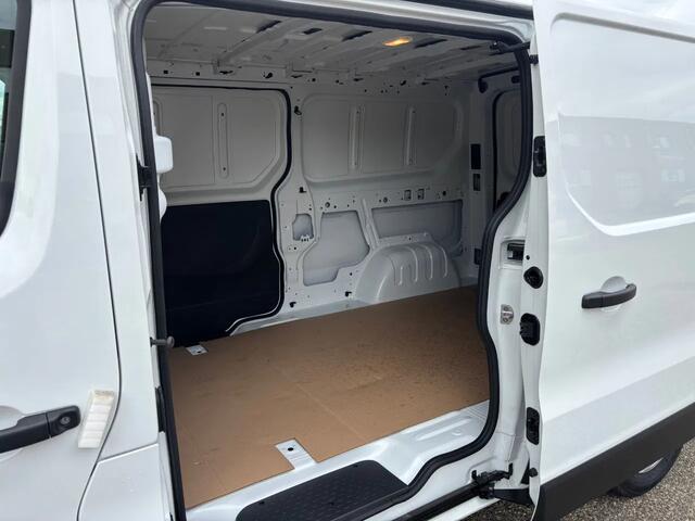 Renault TRAFIC 2.0DCI L2H1 Automaat Airco Cruisecontrol Trekhaak Dubbelschuifdeur 150PK NIEUW BPM VRIJ