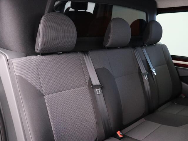 Renault TRAFIC 2.0 dCi 150 T29 L2H1 DC Business | Clima | Cruise Control | Trekhaak | LED.