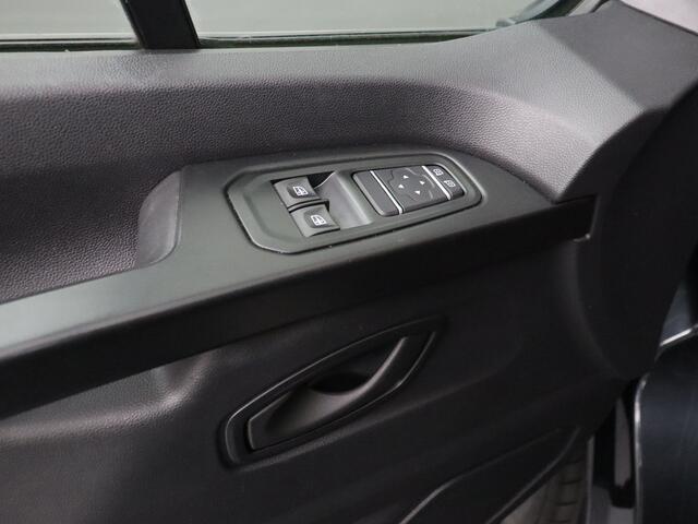 Renault TRAFIC 2.0DCi Lang Edition | LMV ¤ 1800,-- meerprijs | Multimedia | Trekhaak | 3-Persoons | Betimmering