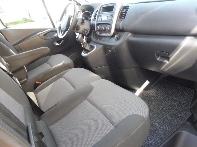 Renault TRAFIC 1.6 dCi 95 T27 L1H1 Comfort 3 zits+ trekhaak Trekhaak | Cruise | Airco | 3 zits | 1e eig | NL auto | Géén afleverkosten