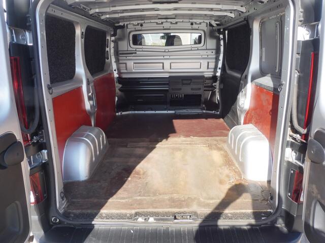 Renault TRAFIC 1.6 dCi 95 T27 L1H1 Comfort 3 zits+ trekhaak Trekhaak | Cruise | Airco | 3 zits | 1e eig | NL auto | Géén afleverkosten