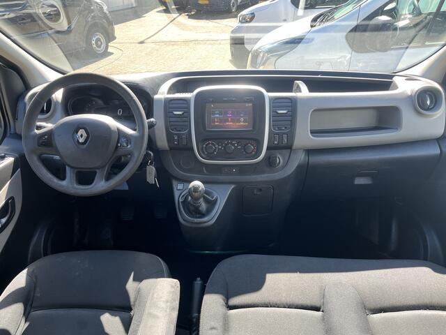 Renault TRAFIC 1.6 dCi T27 L1H1 DC Airco Navigatie Telefoonvoorbereiding Cruise controle 6-Persoons Parkeerhulp achter Euro 6 Bpm vrij voor particulier gebruik !!