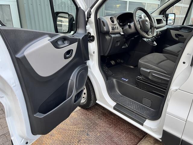 Renault TRAFIC 1.6 dCi T27 L1H1 122pk Airco Cruise controle Kastinrichting 3-Persoons Telefoonverbinding Parkeersensoren achter 1e eigenaar Euro 6