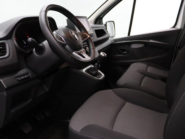 Renault TRAFIC 2.0 dCi 130pk T29 L2H1 DC Work Edition Camera | Cruise | Navi | Parkeersens. v+a | Trekhaak