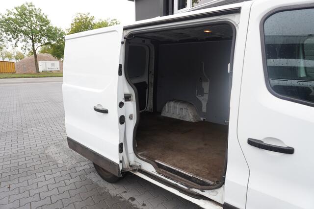 Renault TRAFIC 1.6 dCi 125PK EURO 6 - Airco - Navi - Cruise - ¤ 12.900,- Excl.