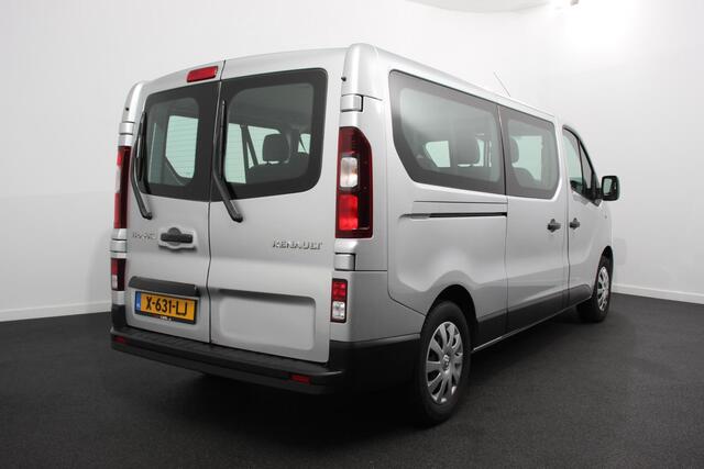Renault TRAFIC Passenger 1.6 dCi Grand Authentique Energy incl. BPM/ BTW L2H1 8 persoons ! Navigatie Airco voor en achter Parkeer sensoren Cruise Control Bumpers in kleur