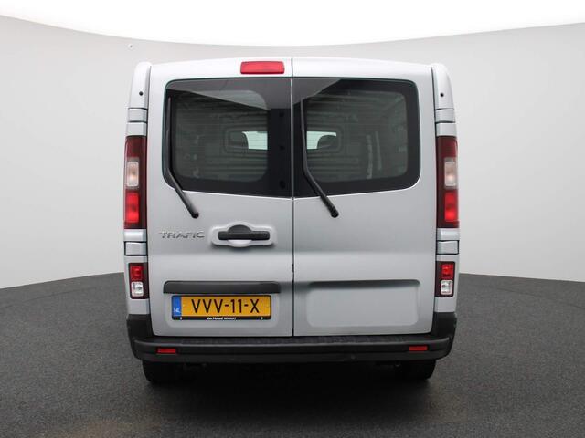 Renault TRAFIC 2.0 dCi 130 T30 L2H1 Work Edition | BTW | Navigatie | Parkeersensoren | Lat om lat | Vloer en Wand bekleding | Climate Control | Cruise Control |